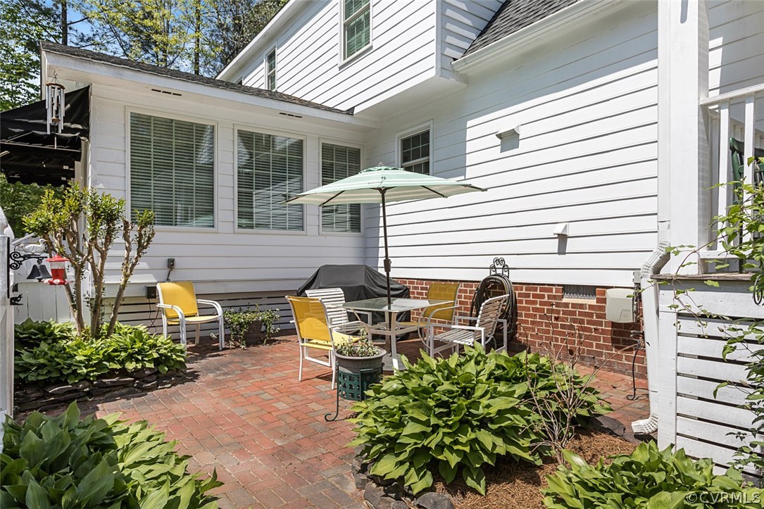 6611 Glebe Point Road Chesterfield, VA 23838 - Photo 32 of 44 a view of a patio with chairs and potted plants