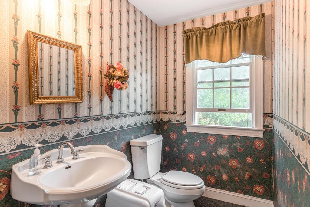 208 Rowley Bridge Road Topsfield, MA 01983 - Photo 13 of 31 Gallery Image 13