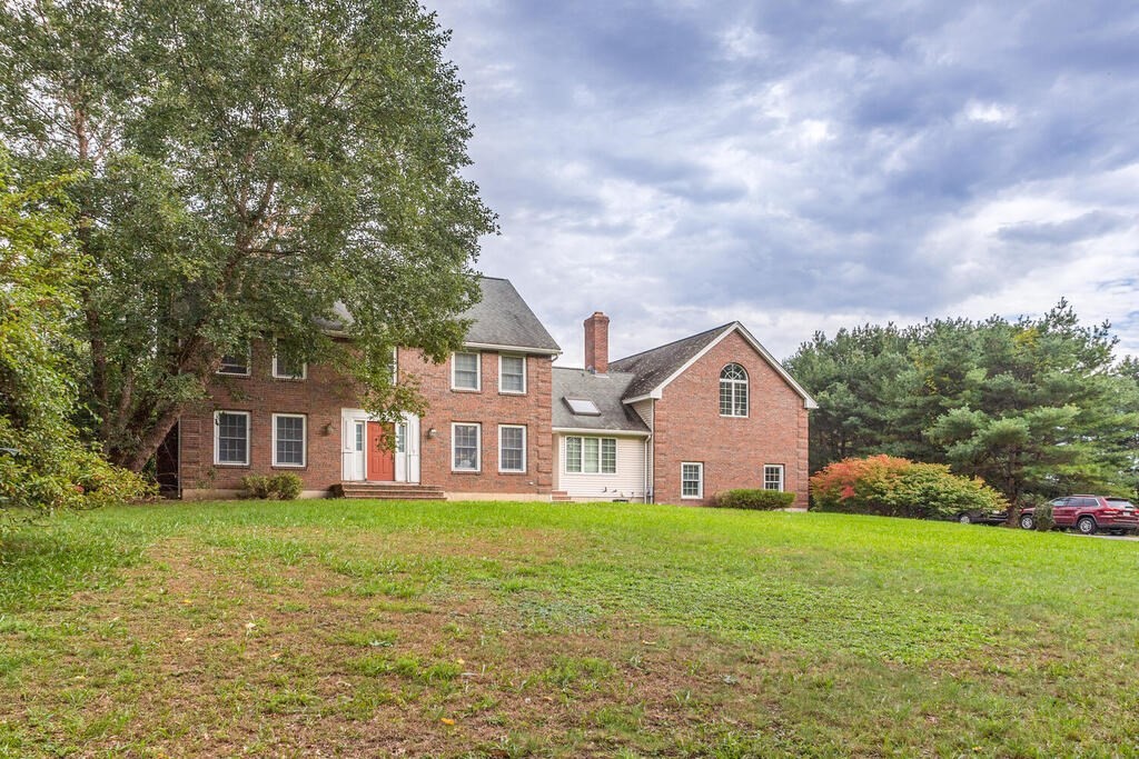 208 Rowley Bridge Road Topsfield, MA 01983 - Photo 3 of 31 Gallery Image 3