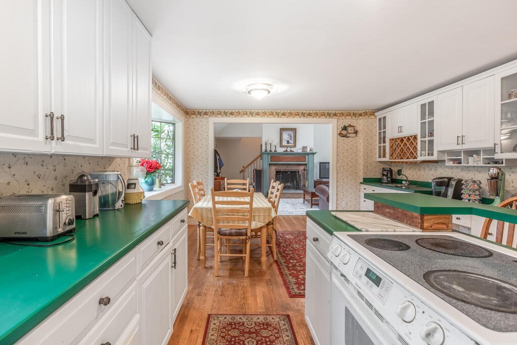 208 Rowley Bridge Road Topsfield, MA 01983 - Photo 8 of 31 Gallery Image 8