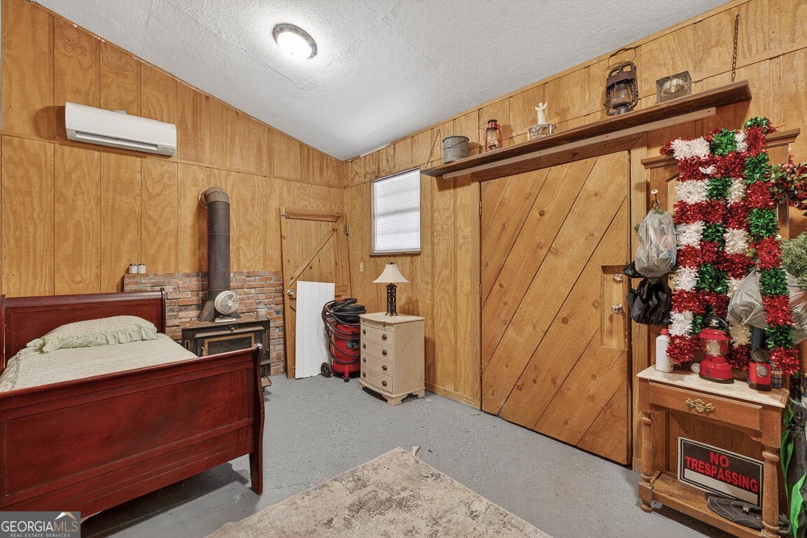 33 Warren Avenue Waverly, GA 31565 - Photo 25 of 63 a view of a hallway to room with furniture and a window