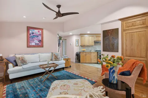 $425,000 | 2 La Cuesta Court, St. Helena, CA 94574