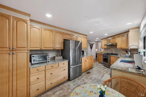$425,000 | 2 La Cuesta Court, St. Helena, CA 94574