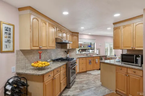 $425,000 | 2 La Cuesta Court, St. Helena, CA 94574