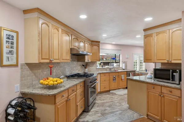 $425,000 | 2 La Cuesta Court, St. Helena, CA 94574