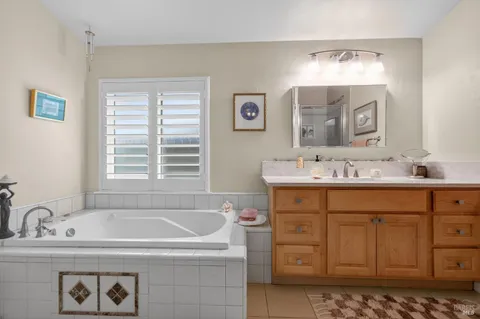 $425,000 | 2 La Cuesta Court, St. Helena, CA 94574