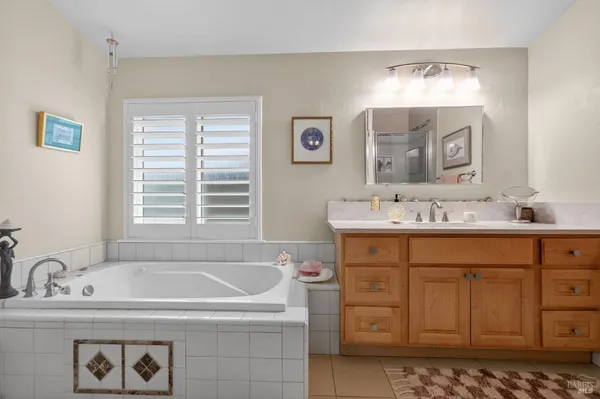 $425,000 | 2 La Cuesta Court, St. Helena, CA 94574