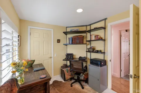 $425,000 | 2 La Cuesta Court, St. Helena, CA 94574