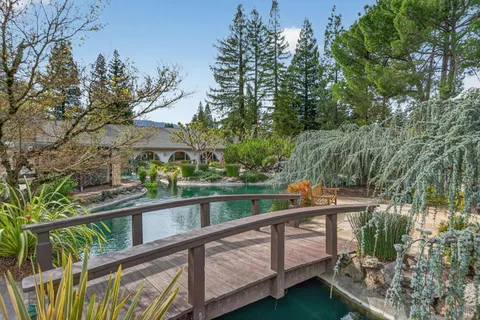 $425,000 | 2 La Cuesta Court, St. Helena, CA 94574