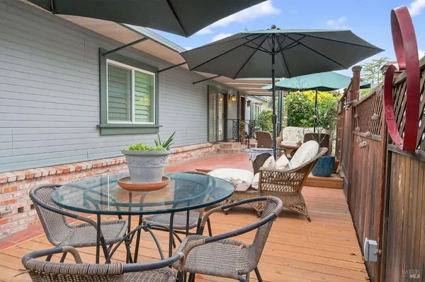 $425,000 | 2 La Cuesta Court, St. Helena, CA 94574