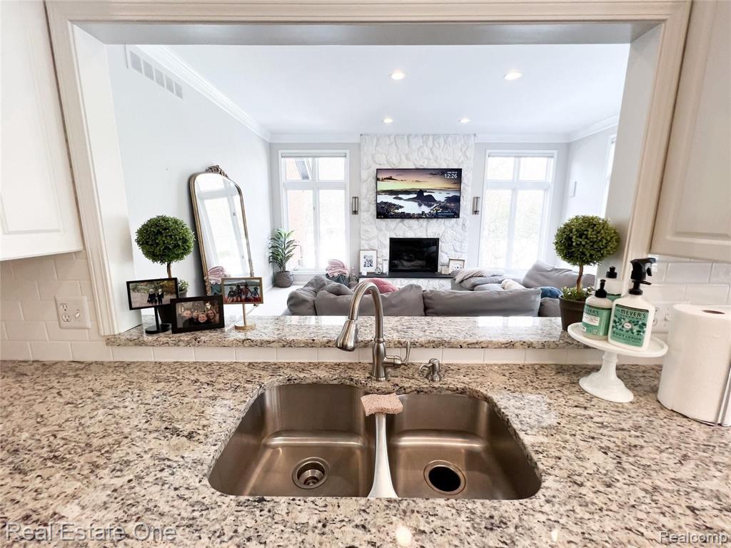 1686 Apple Ridge Court Rochester Hills, MI 48306 - Photo 23 of 66