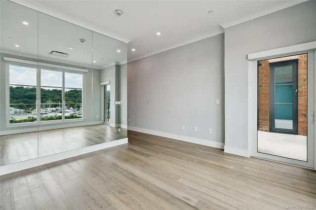 $2,099,000 | 100 Garvies Point Road, Unit 1304, Glen Cove, NY 11542