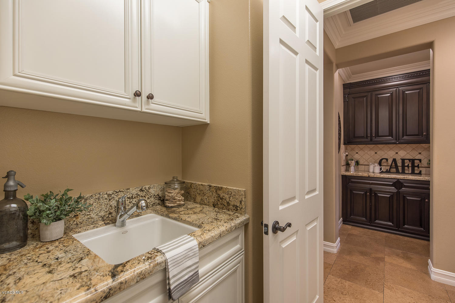 3795 Horizon Ridge Court Simi Valley, CA 93063 - Photo 28 of 57 3795 Horizon Ridge Ct Simi-large-027-026