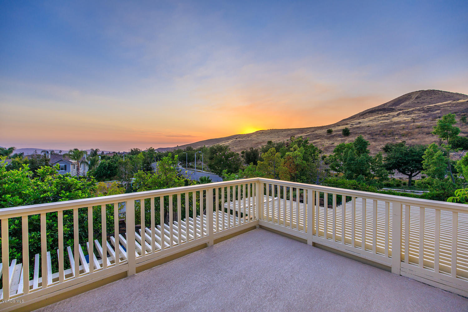 3795 Horizon Ridge Court Simi Valley, CA 93063 - Photo 33 of 57 3795 Horizon Ridge Ct Simi-large-032-033