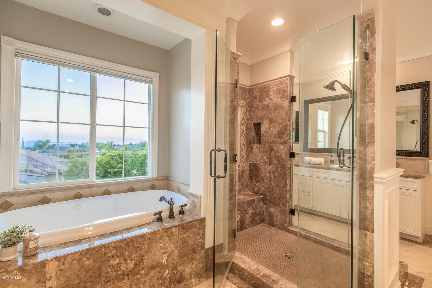 3795 Horizon Ridge Court Simi Valley, CA 93063 - Photo 38 of 57 3795 Horizon Ridge Ct Simi-large-038-037
