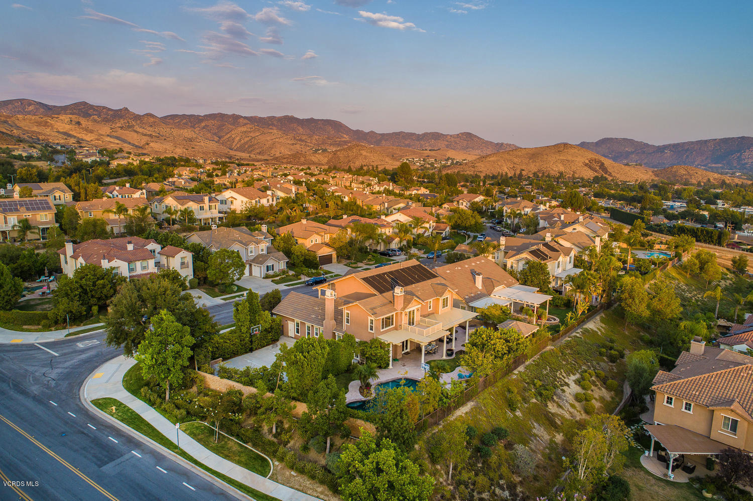 3795 Horizon Ridge Court Simi Valley, CA 93063 - Photo 7 of 57 3795 Horizon Ridge Ct Simi-large-006-007