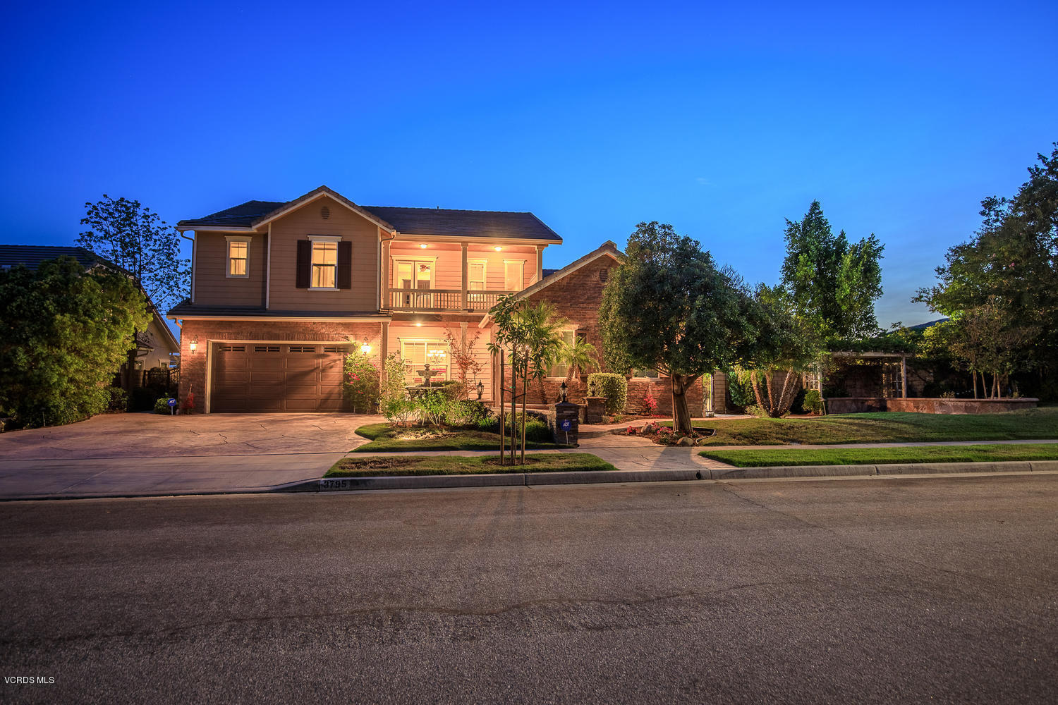 3795 Horizon Ridge Court Simi Valley, CA 93063 - Photo 10 of 57 3795 Horizon Ridge Ct Simi-large-009-008