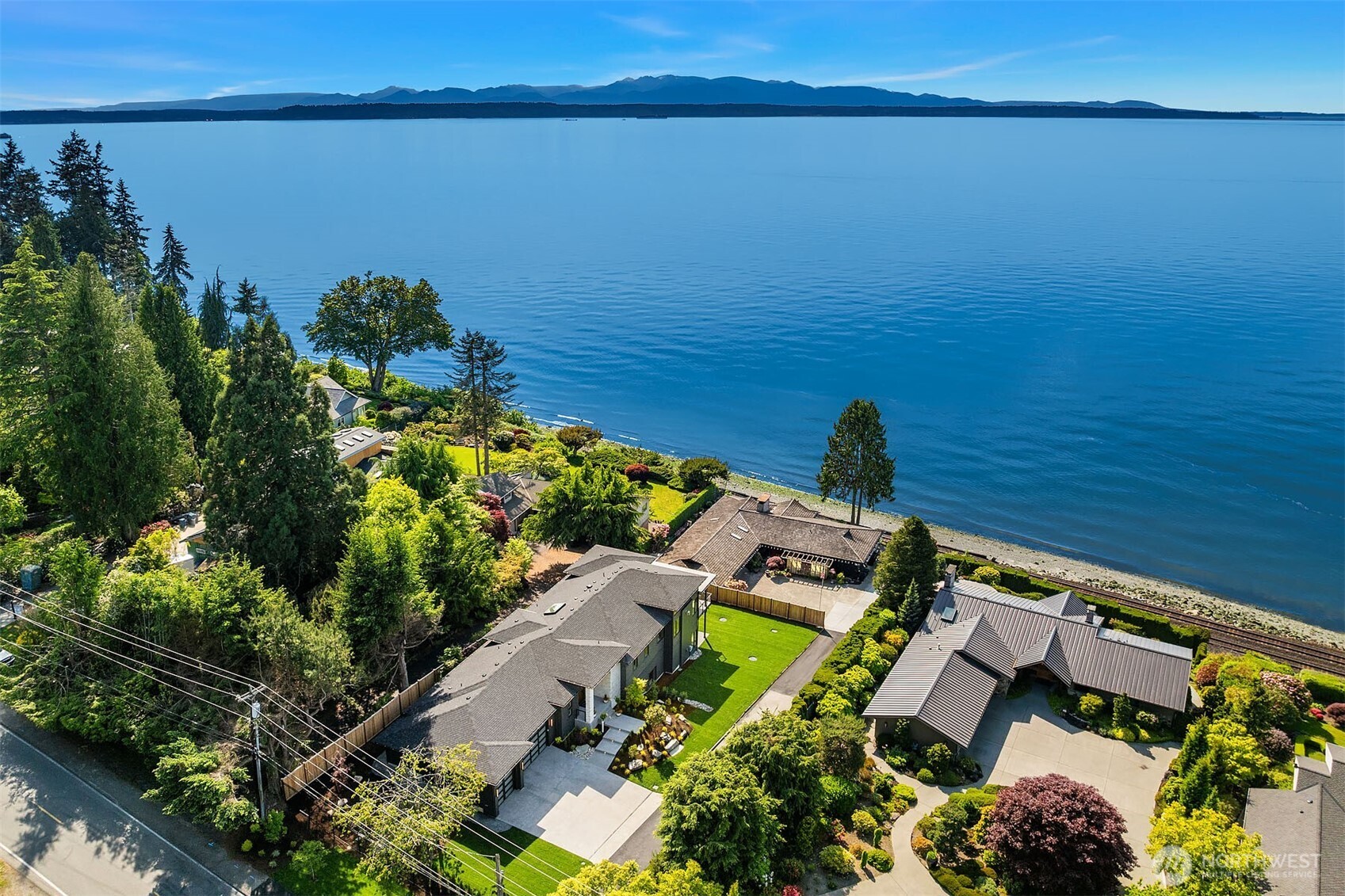 17626 Talbot Road Edmonds, WA 98026 - Photo 3 of 40