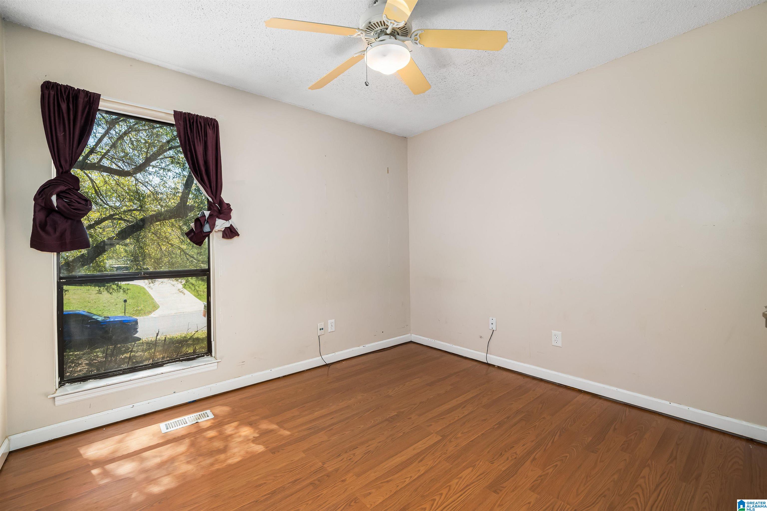 405 Meadowlark Place Alabaster, AL 35007 - Photo 16 of 28