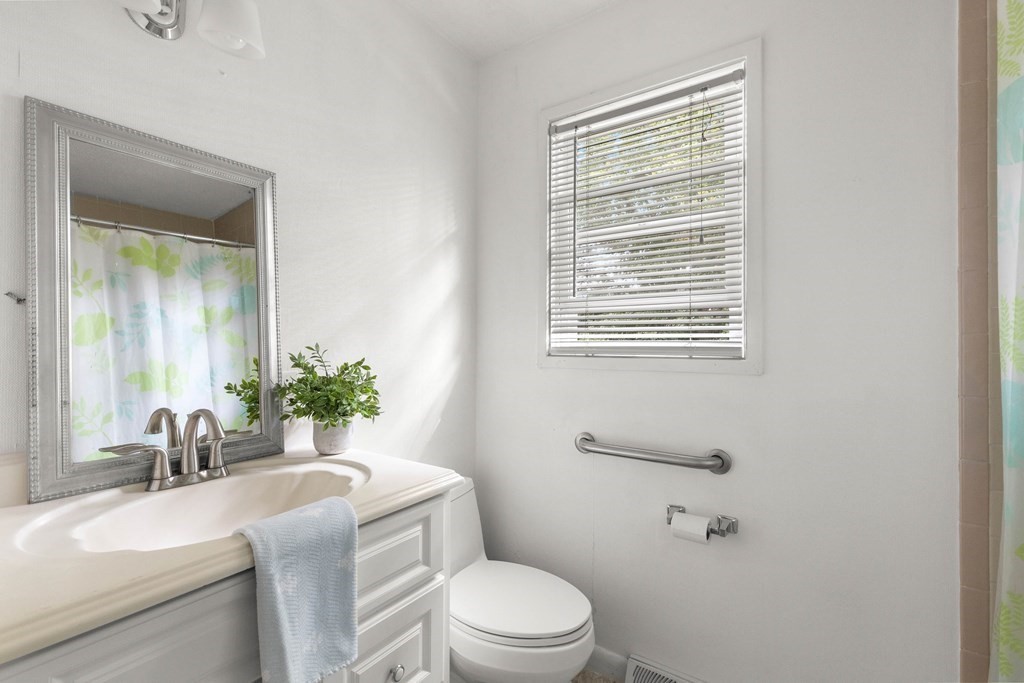 6 Lorenzo Road Lawrence, MA 01843 - Photo 16 of 32 Gallery Image 16