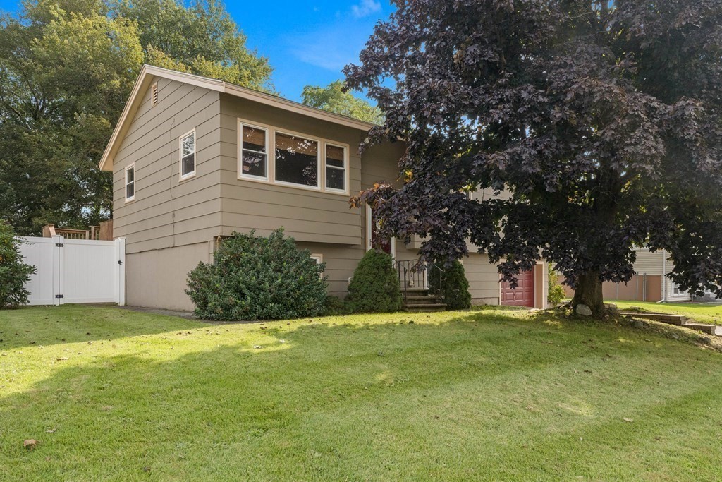 6 Lorenzo Road Lawrence, MA 01843 - Photo 3 of 32 Gallery Image 3