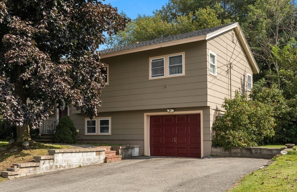 6 Lorenzo Road Lawrence, MA 01843 - Photo 4 of 32 Gallery Image 4