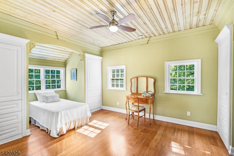 3 Laurel Lane Chester, NJ 07930 - Photo 25 of 37