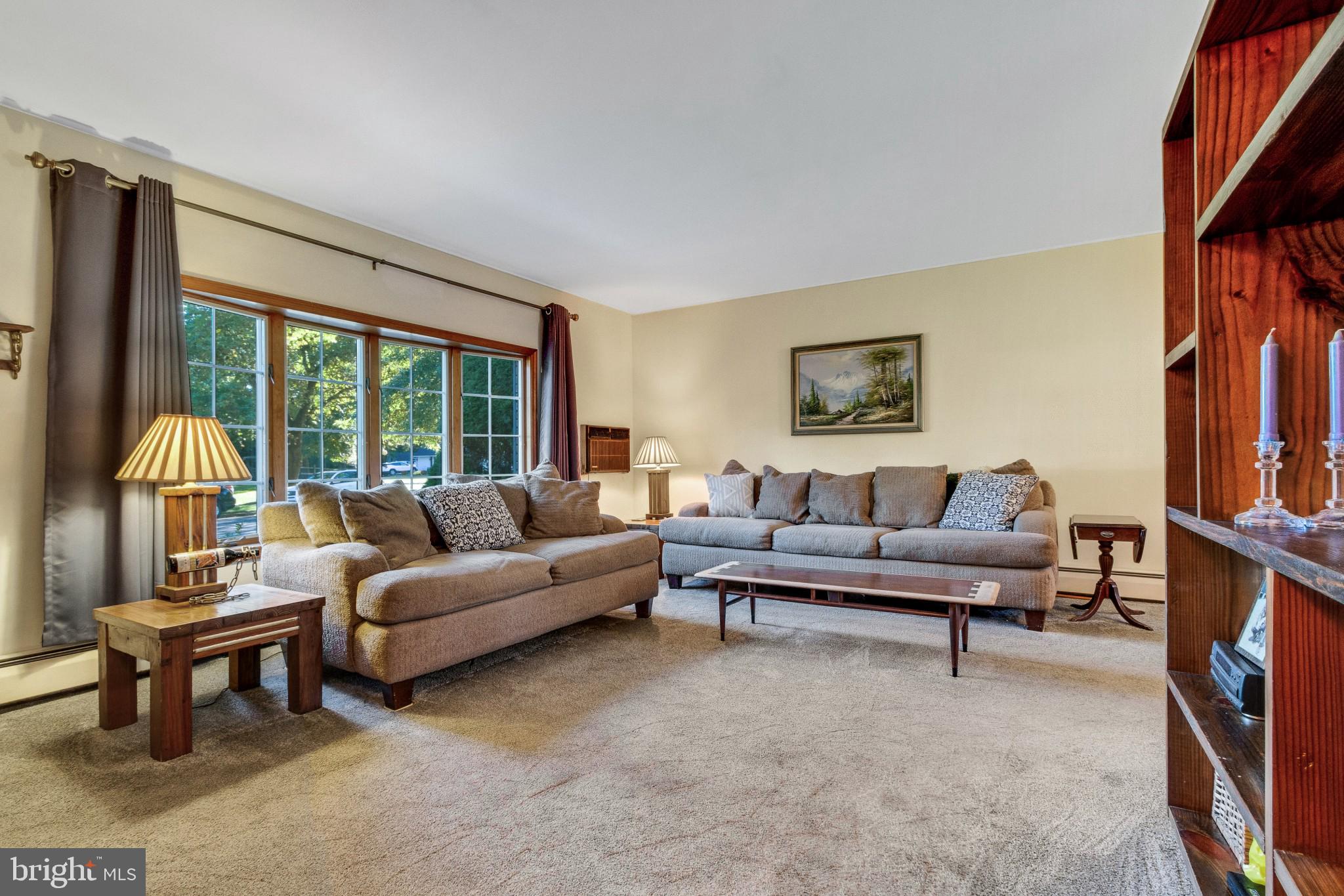 5 Jadewood Road Levittown, PA 19056 - Photo 3 of 29 livingroom