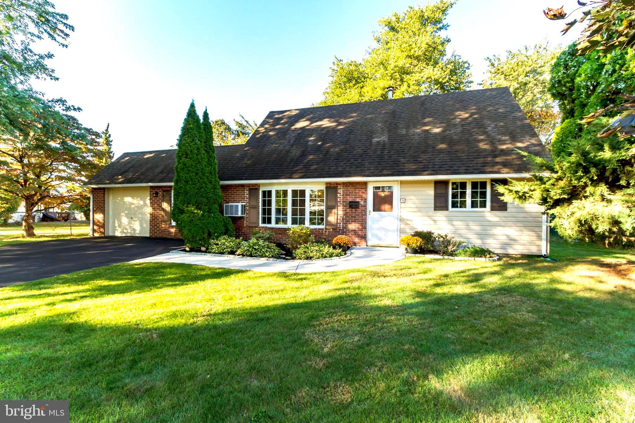 5 Jadewood Road Levittown, PA 19056 - Photo 28 of 29 Front