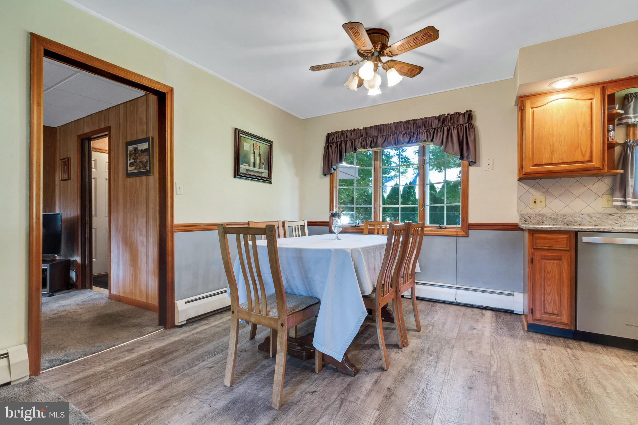 5 Jadewood Road Levittown, PA 19056 - Photo 6 of 29 Dining area