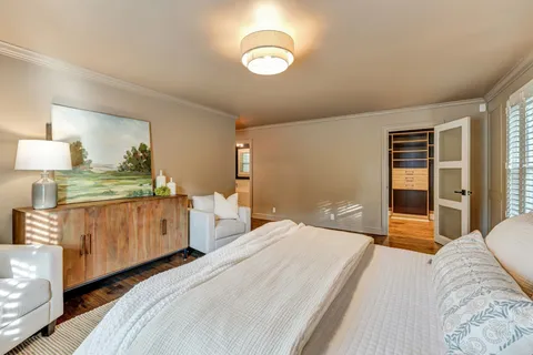 a close up of a bathtub curtain