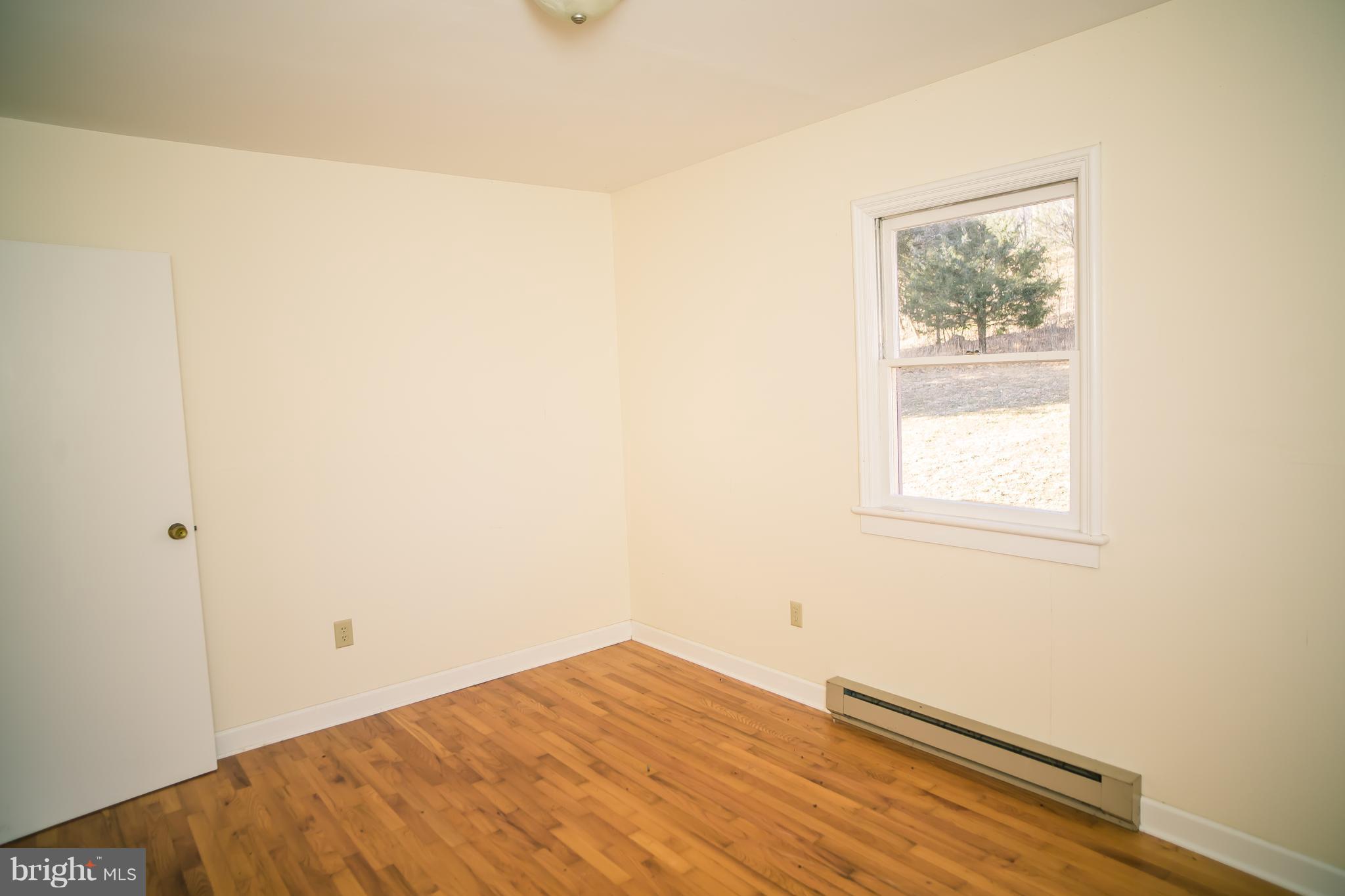 1381 Feltner Road Bluemont, VA 20135 - Photo 6 of 12 Bedroom