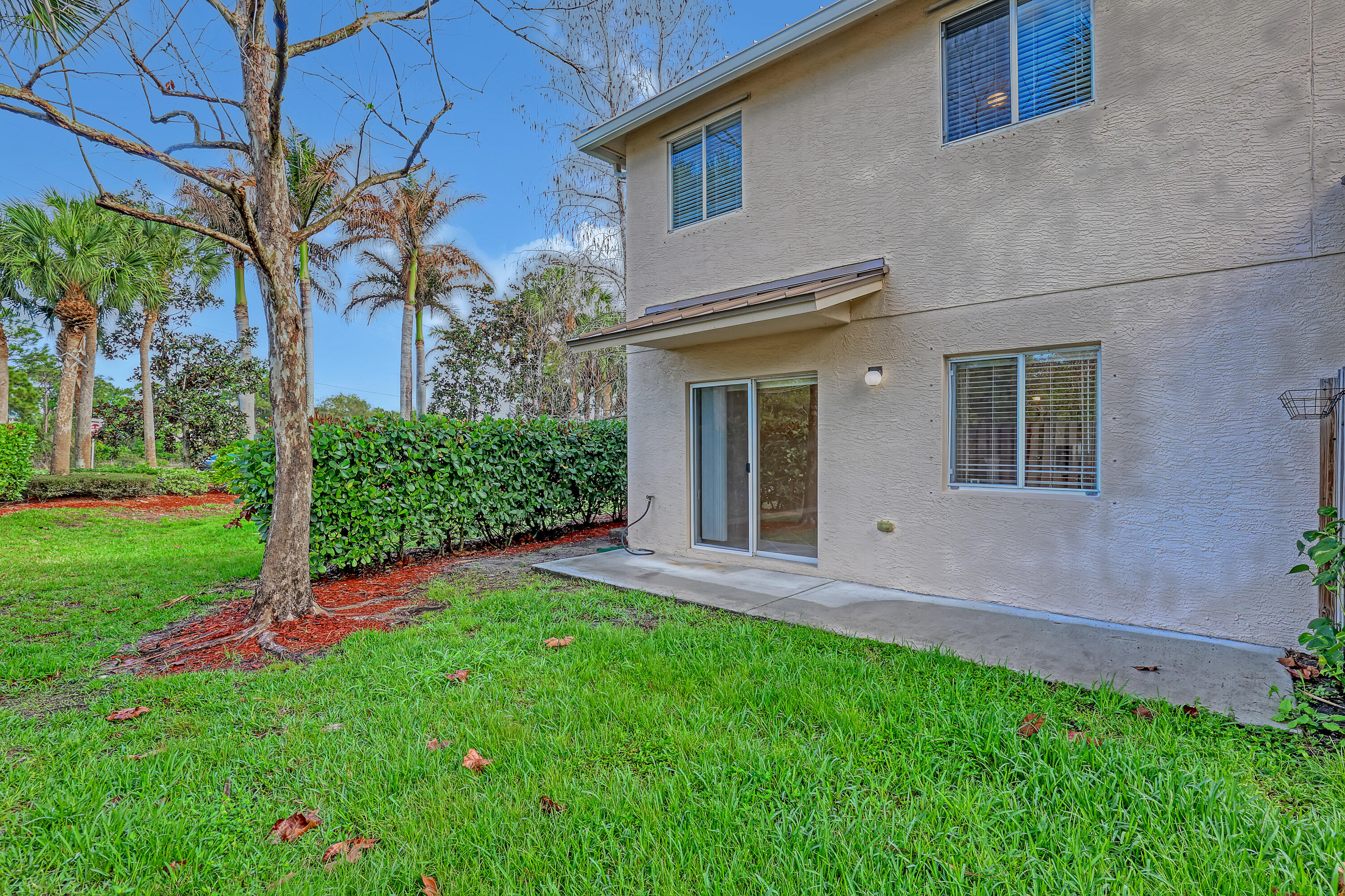 296 Southeast Bloxham Way Stuart, FL 34997 - Photo 34 of 44 296 SE Bloxham (35)