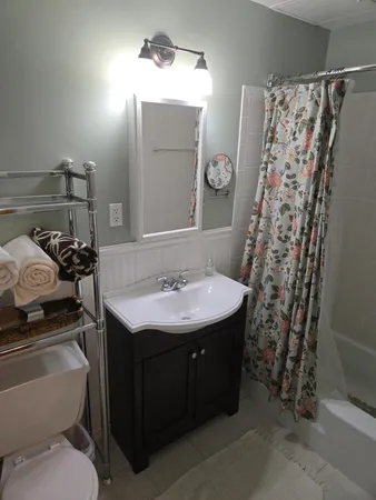 $1,500 | 2616 Harriet Avenue, Unit 202, Minneapolis, MN 55408