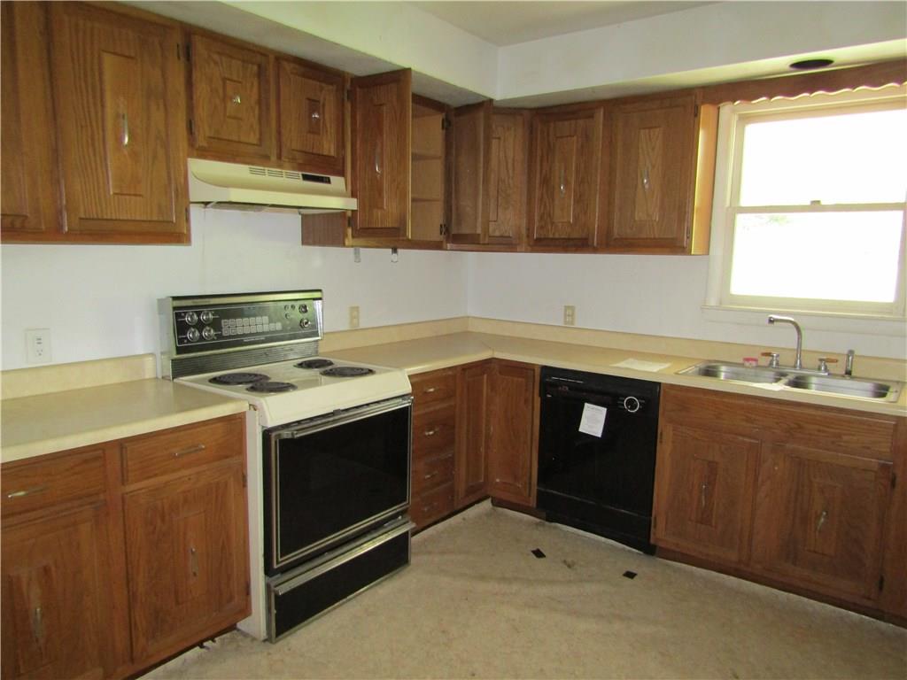245 Miller Road Washington, PA 15301 - Photo 3 of 21 Gallery Image 3