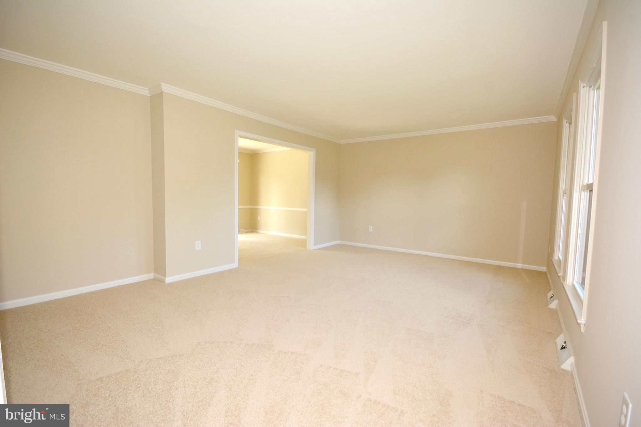 7704 Ontario Road Gainesville, VA 20155 - Photo 8 of 17 Living Room