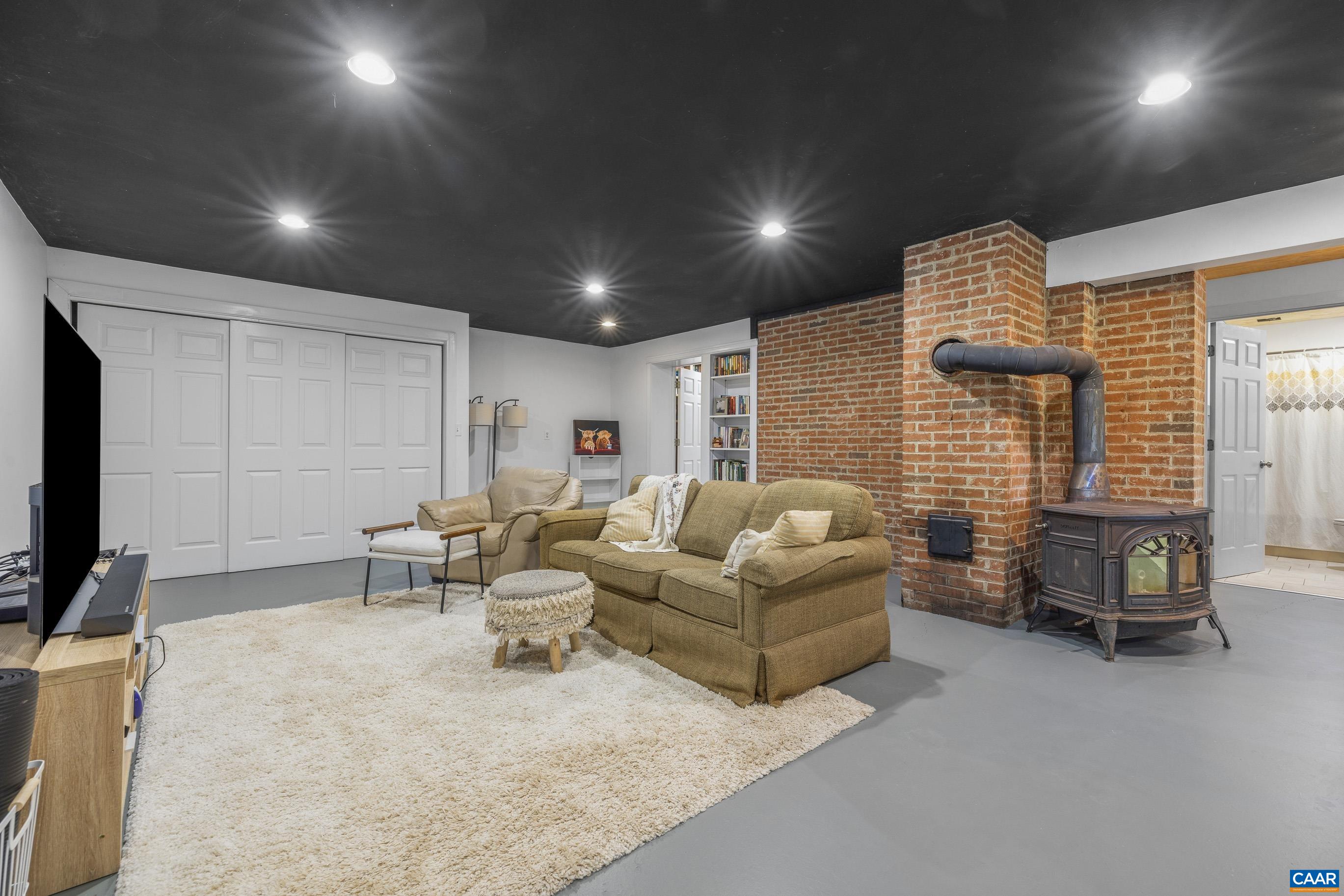 2947 Merrie Meadows Lane Keswick, VA 22947 - Photo 53 of 75 a living room with furniture