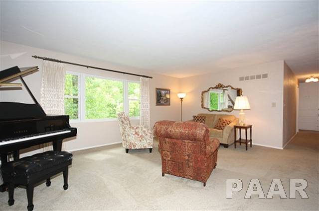 9406 North Northview Road Peoria, IL 61615 - Photo 4 of 15 Gallery Image 4
