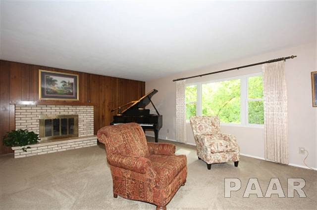 9406 North Northview Road Peoria, IL 61615 - Photo 5 of 15 Gallery Image 5