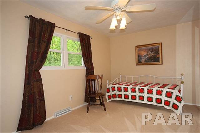 9406 North Northview Road Peoria, IL 61615 - Photo 8 of 15 Gallery Image 8