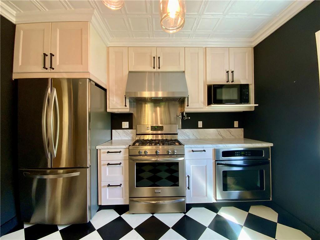 629 Ridge Road Ambridge, PA 15003 - Photo 11 of 38 Two ovens!