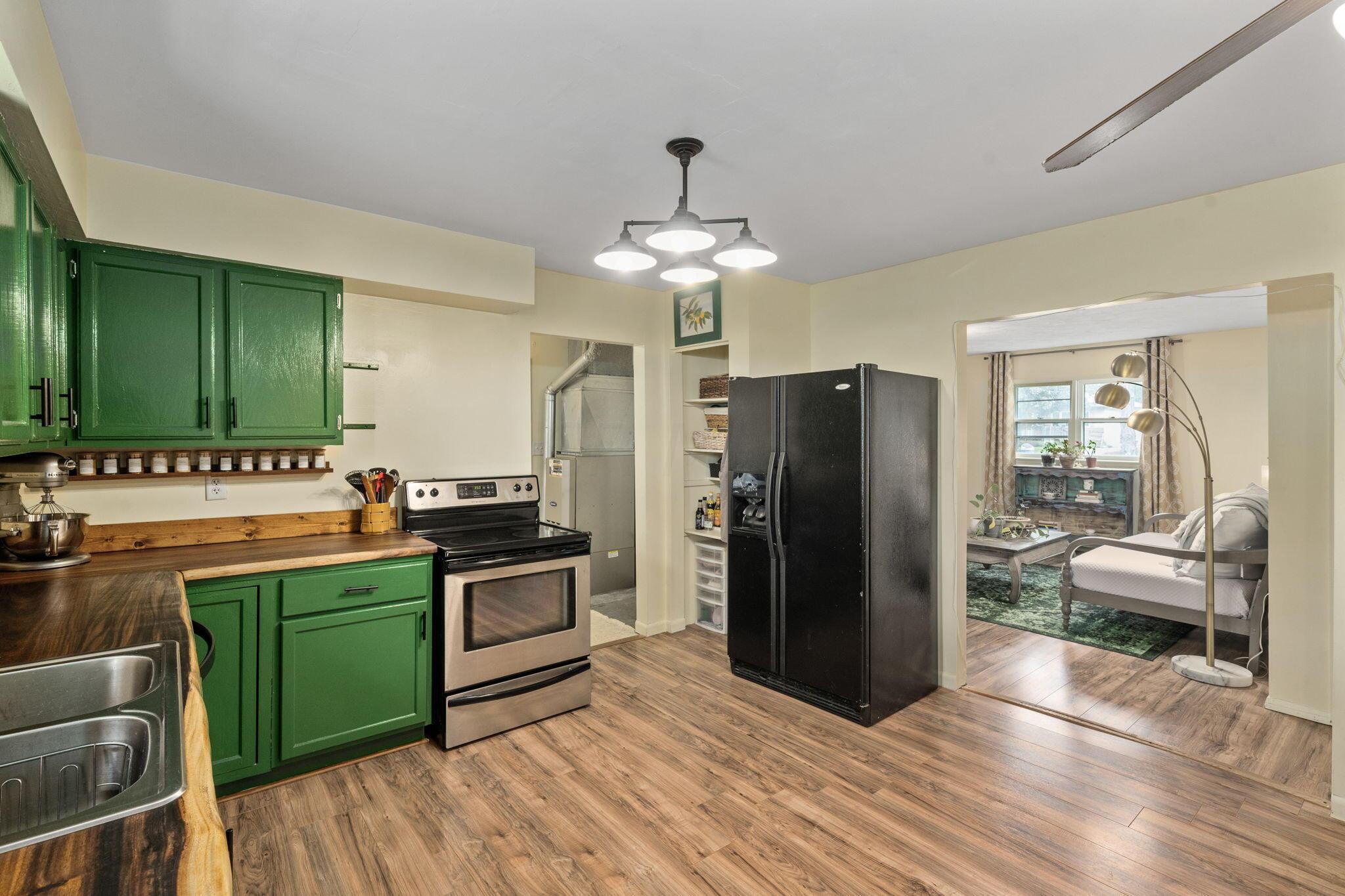 1634 Case Road Columbus, OH 43224 - Photo 7 of 40 12-web-or-mls-DSC05716