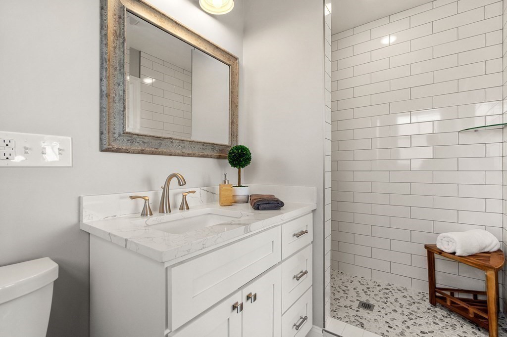 8-10 Shoreside Road, Unit 1 Quincy, MA 02169 - Photo 24 of 36 Gallery Image 24