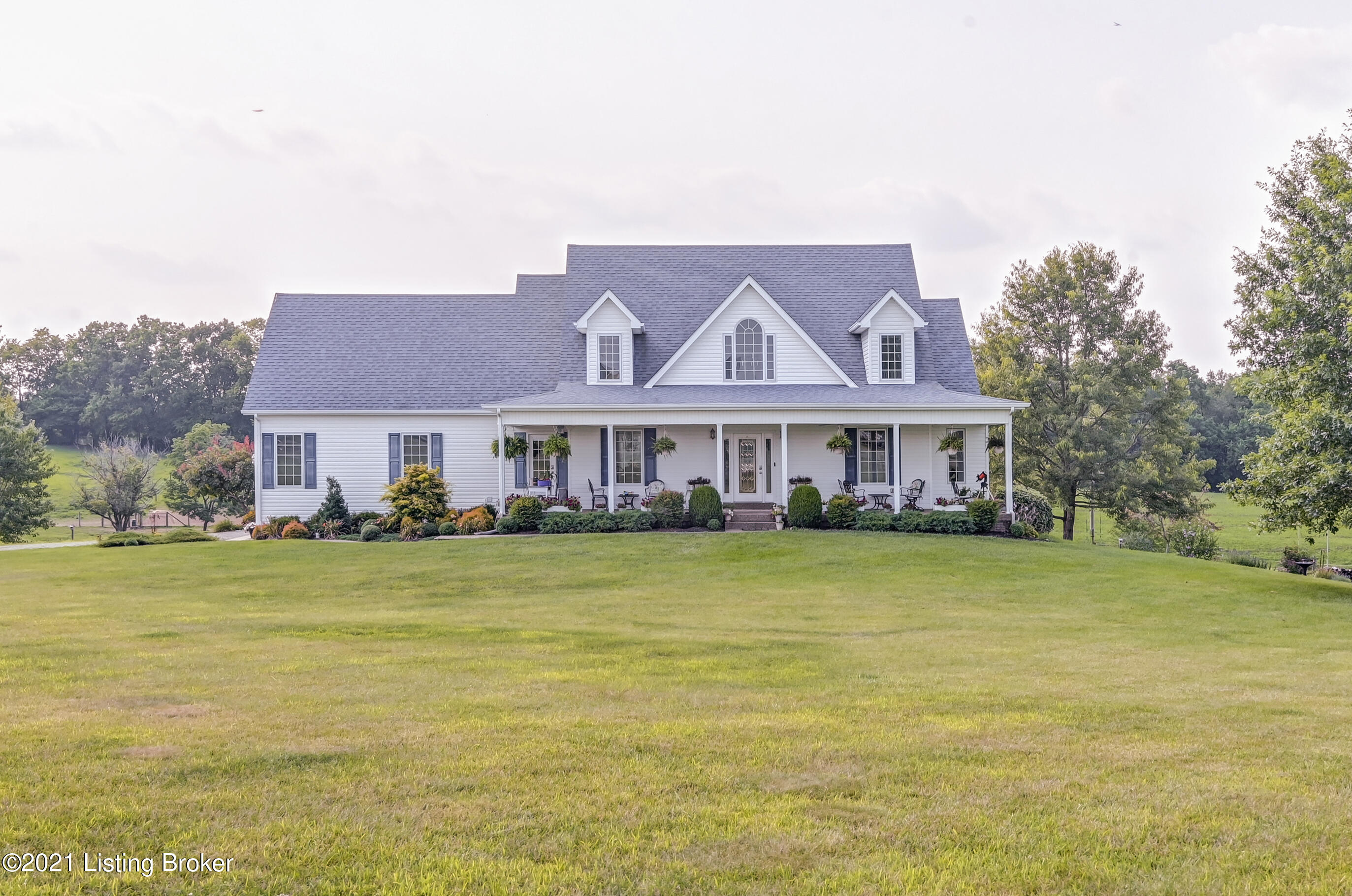 859 Travis Road Taylorsville, KY 40071 - Photo 3 of 97 2- 859TravisRd-4