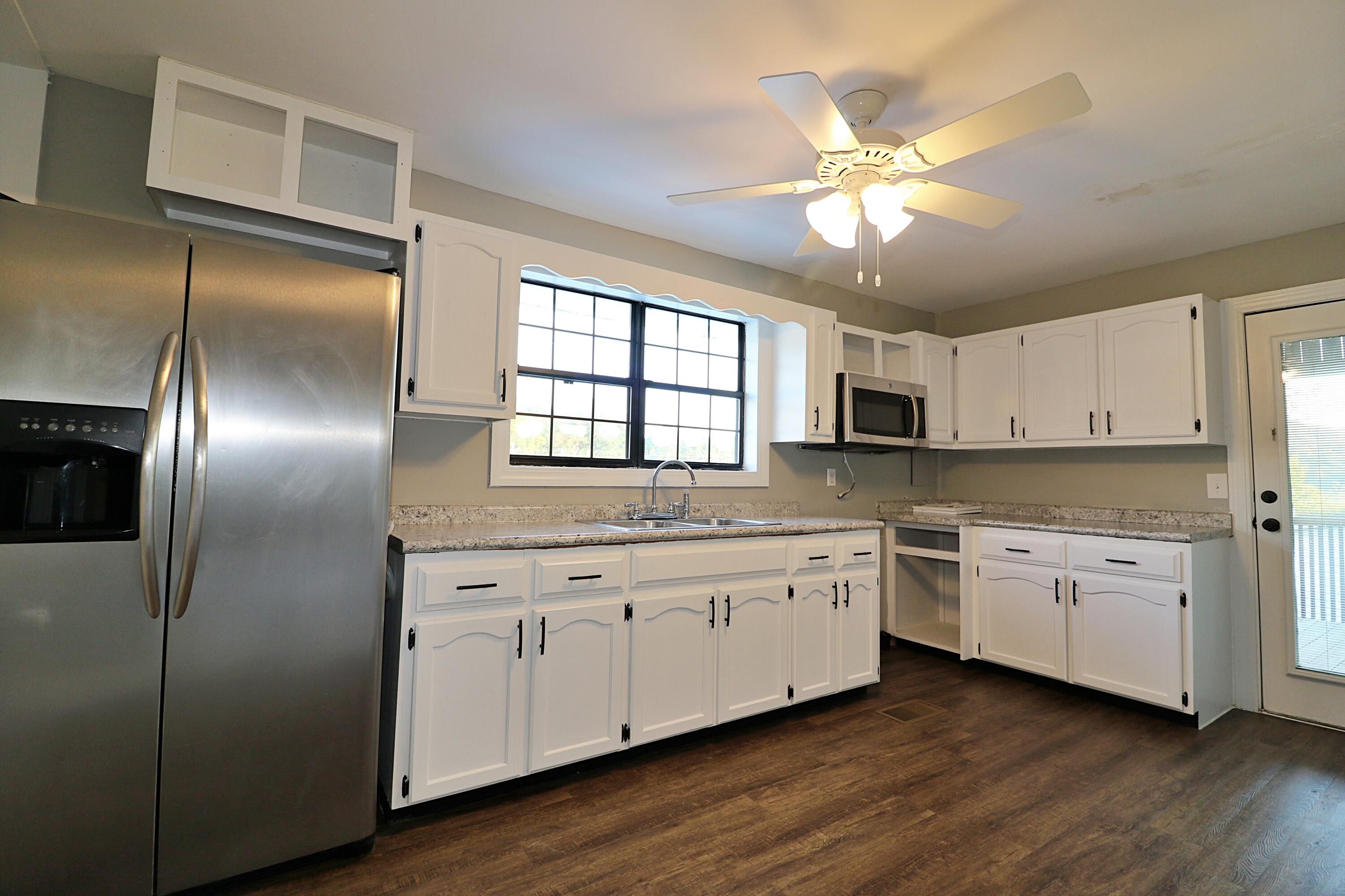 278 Grape Rough Road Oneida, TN 37841 - Photo 4 of 16 094A6961