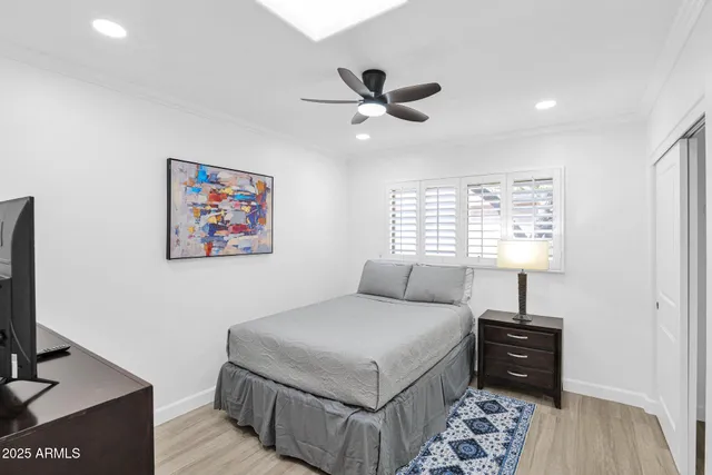 a view of a tennis court