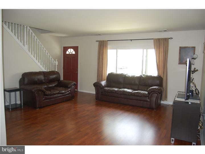 39 Mintleaf Road Levittown, PA 19056 - Photo 2 of 9 Gallery Image 2