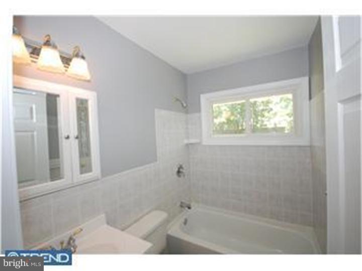 39 Mintleaf Road Levittown, PA 19056 - Photo 5 of 9 Gallery Image 5