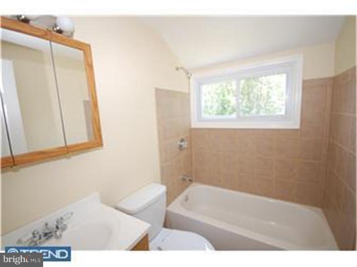 39 Mintleaf Road Levittown, PA 19056 - Photo 6 of 9 Gallery Image 6