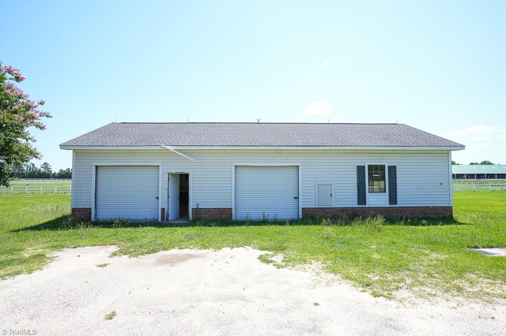 9141 Hasty Road Laurinburg, NC 28352 - Photo 4 of 50